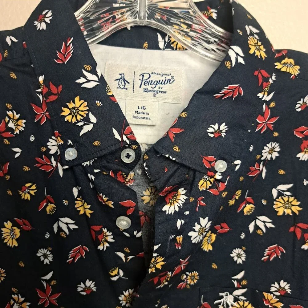 Penguin Mens Flower shirt Large full button down collared shirt Dark blue org.89